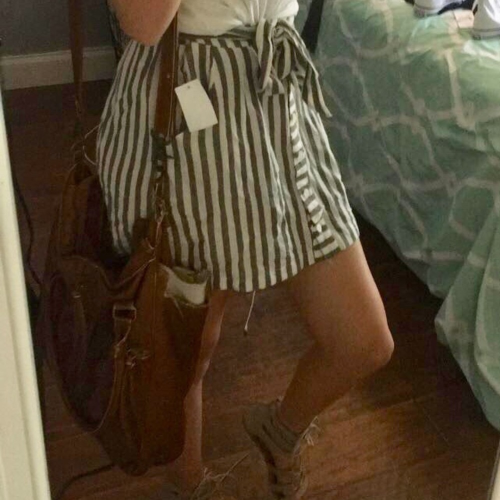 adorable blue and white tie skirt